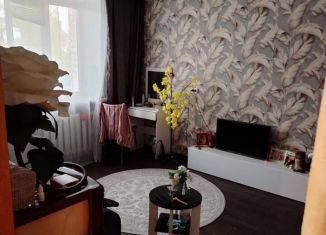 Продам 3-ком. квартиру, 56 м2, Дзержинск, Студенческая улица, 19