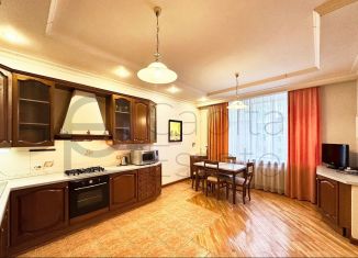 Сдам 4-ком. квартиру, 250 м2, Нижний Новгород, улица Гоголя, 34, метро Горьковская