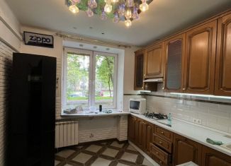 Сдам в аренду однокомнатную квартиру, 38 м2, Москва, Кутузовский проспект, 82, ЗАО