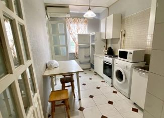 Сдача в аренду 3-комнатной квартиры, 66 м2, Сочи, Абрикосовая улица, микрорайон Заречный