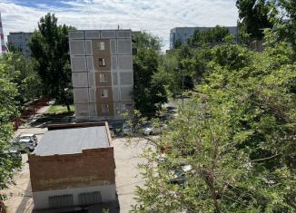 Продам 3-ком. квартиру, 71 м2, Астрахань, Звёздная улица, 49к2