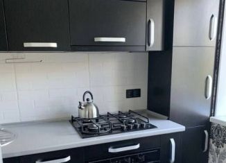 Сдам в аренду 2-комнатную квартиру, 47 м2, Челябинск, улица Дзержинского, 83