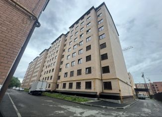 Продам трехкомнатную квартиру, 100 м2, Владикавказ, улица Зураба Магкаева, 83к6