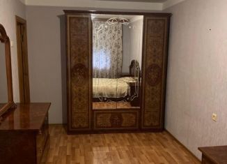 Сдается в аренду трехкомнатная квартира, 70 м2, Махачкала, улица Героев Дагестана, 14Б
