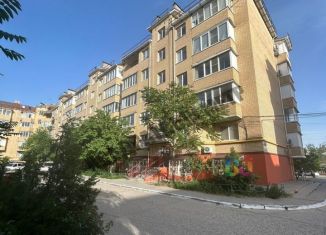 Продам 3-комнатную квартиру, 85.4 м2, Калмыкия, улица Юрия Клыкова, 81Б