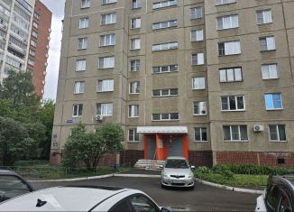 Продается 2-комнатная квартира, 49.6 м2, Челябинск, улица Молодогвардейцев, 65