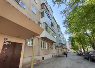 Продается 2-ком. квартира, 43.6 м2, Свердловская область, Челябинская улица, 40