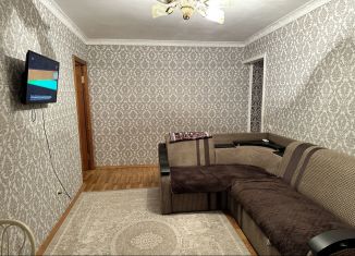 Сдается в аренду двухкомнатная квартира, 50 м2, Дагестан, улица Джамалутдина Атаева, 6