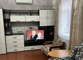 Сдается в аренду двухкомнатная квартира, 48 м2, Крым, Клубная улица, 10