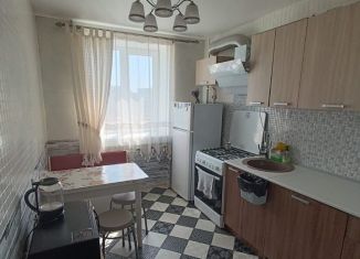 Сдается двухкомнатная квартира, 54 м2, Крым, улица имени Мате Залки, 5Б