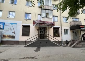 Сдаю в аренду торговую площадь, 43.6 м2, Йошкар-Ола, улица Якова Эшпая, 156А