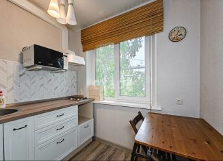 Продается двухкомнатная квартира, 47.7 м2, Новосибирск, улица Адриена Лежена, 6, метро Золотая Нива