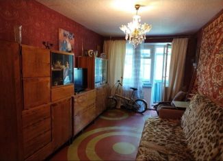 Продам 3-комнатную квартиру, 57.5 м2, Ленинградская область, Комсомольская улица, 2