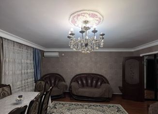 Продаю четырехкомнатную квартиру, 100 м2, Дагестан, улица Расулбекова, 15