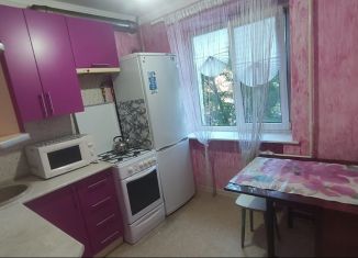 Сдаю в аренду 1-комнатную квартиру, 45 м2, Азов, Красноармейский переулок, 80