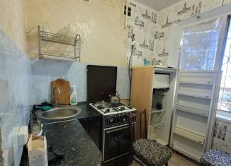 Сдается трехкомнатная квартира, 61 м2, Керчь, улица Сергея Борзенко, 2