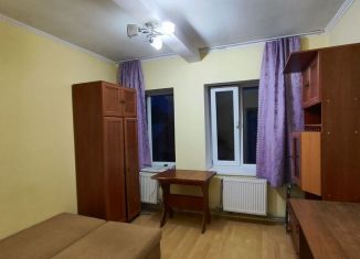 Сдается в аренду 2-комнатная квартира, 35 м2, Симферополь, улица Мамеди Эмир-Усеина, 1, Киевский район