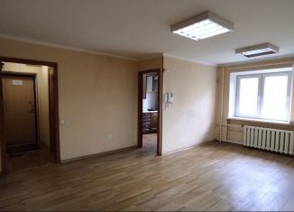 Продам трехкомнатную квартиру, 61 м2, Магнитогорск, проспект Карла Маркса, 100