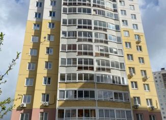 Сдам в аренду 2-комнатную квартиру, 62 м2, Свердловская область, Латвийская улица, 55