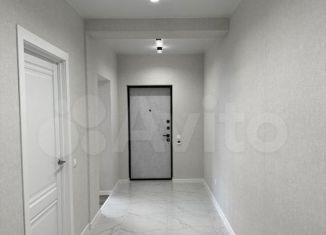Продам трехкомнатную квартиру, 100 м2, Дагестан, улица Гамзат-бека, 13