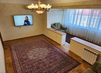 Сдача в аренду трехкомнатной квартиры, 105 м2, Дагестан, проспект Али-Гаджи Акушинского, 158Б