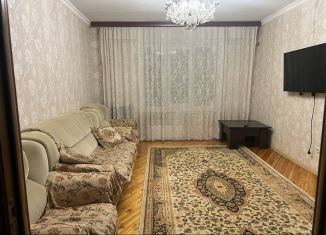 Сдам в аренду 3-комнатную квартиру, 65 м2, Махачкала, улица Героев Дагестана, 14