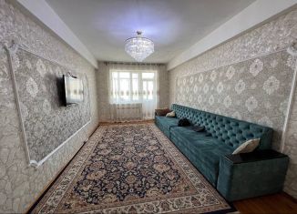 Продаю 4-комнатную квартиру, 140 м2, Дагестан, улица Кулиева, 60