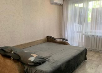 Сдаю в аренду 1-ком. квартиру, 30 м2, Новочеркасск, Атаманская улица