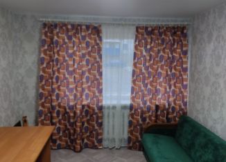 Сдается в аренду комната, Псковская область, улица Комсомольца Зверева, 10