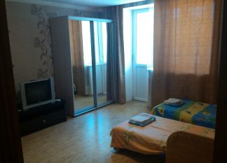 Сдается в аренду 1-ком. квартира, 40 м2, Крым, улица Дёмышева, 119