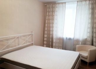 Сдаю в аренду 2-ком. квартиру, 47 м2, Барнаул, улица Чкалова, 50, Центральный район