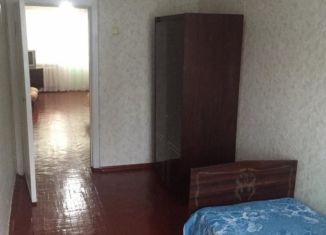 Сдается в аренду двухкомнатная квартира, 42 м2, Армавир, улица Энгельса, 96