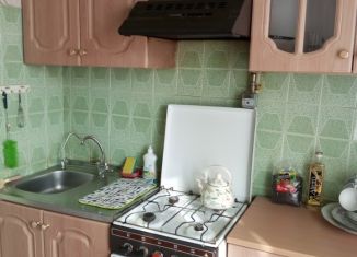 Сдается в аренду однокомнатная квартира, 42 м2, Псков, Октябрьский проспект, 19Б