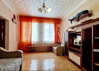 Продаю 2-комнатную квартиру, 47.4 м2, Азнакаево, улица Нефтяников