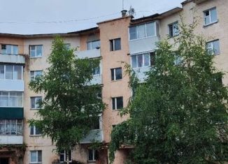 Продается двухкомнатная квартира, 51.8 м2, Ленск, улица Орджоникидзе, 11