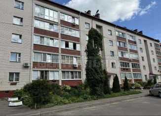 Продается 2-комнатная квартира, 71.3 м2, Смоленская область, улица Генерала Паскевича, 15