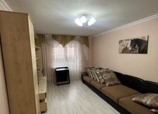Сдаю 2-ком. квартиру, 58 м2, Краснодар, улица имени Игнатова, 4