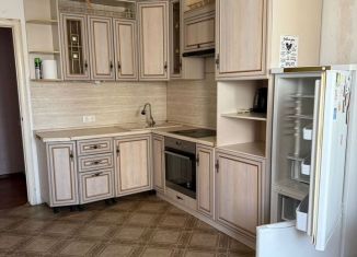 Сдается 2-комнатная квартира, 70 м2, Краснодар, улица Героя А.А. Аверкиева, 24