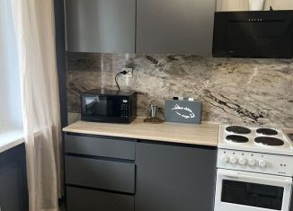 Сдаю 1-ком. квартиру, 36 м2, Петрозаводск, улица Попова, 12