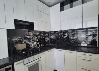 Продаю 2-ком. квартиру, 44 м2, Коми, улица Оплеснина, 12