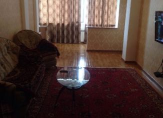 Сдам 2-ком. квартиру, 70 м2, Махачкала, проспект Насрутдинова, 30Е