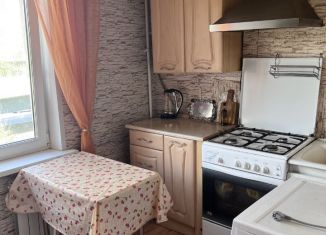 Сдаю в аренду однокомнатную квартиру, 30 м2, Щербинка, Симферопольская улица, 4А