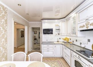 Продам 2-комнатную квартиру, 61.8 м2, Тюмень, улица Ю.-Р.Г. Эрвье, 28