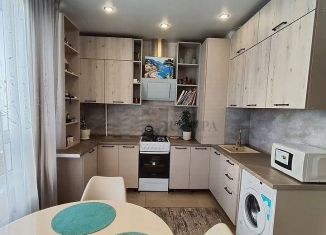 Продам 2-комнатную квартиру, 55 м2, Геленджик, улица Маршала Жукова, 3к10, ЖК Чайковский