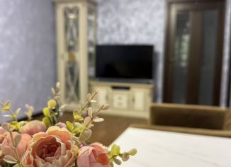 Продам двухкомнатную квартиру, 52 м2, Армавир, улица Ефремова, 3