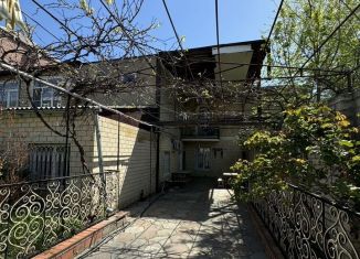 4-комнатная квартира на продажу, 150 м2, Махачкала, улица Рустамова, 16