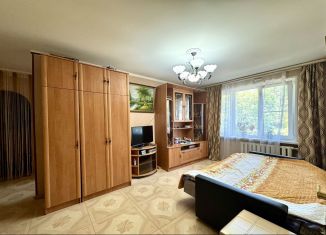 Продам 3-ком. квартиру, 59 м2, Киржач, улица Чехова, 1