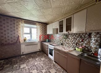 Сдаю 3-ком. квартиру, 88.4 м2, посёлок городского типа Чульман, Транспортная улица, 28