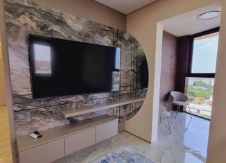 Сдам 3-ком. квартиру, 100 м2, Краснодар, Гаражная улица, 87, ЖК Маршал