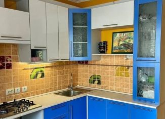 Продаю 1-ком. квартиру, 38 м2, Саратов, улица Лесная Республика, 7Б